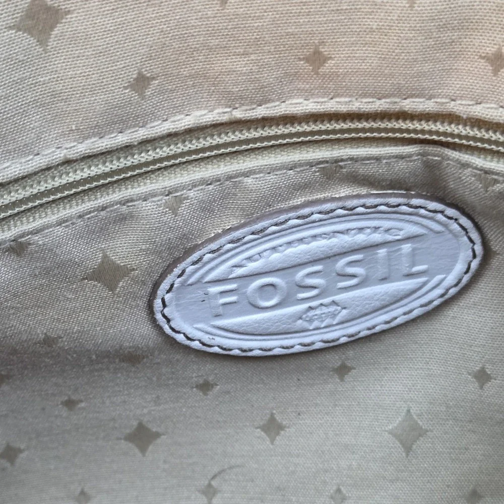 Fossil Hobo Bag Womens OS Pebbled Leather Buckle Front Pocket Shoulder Bag White